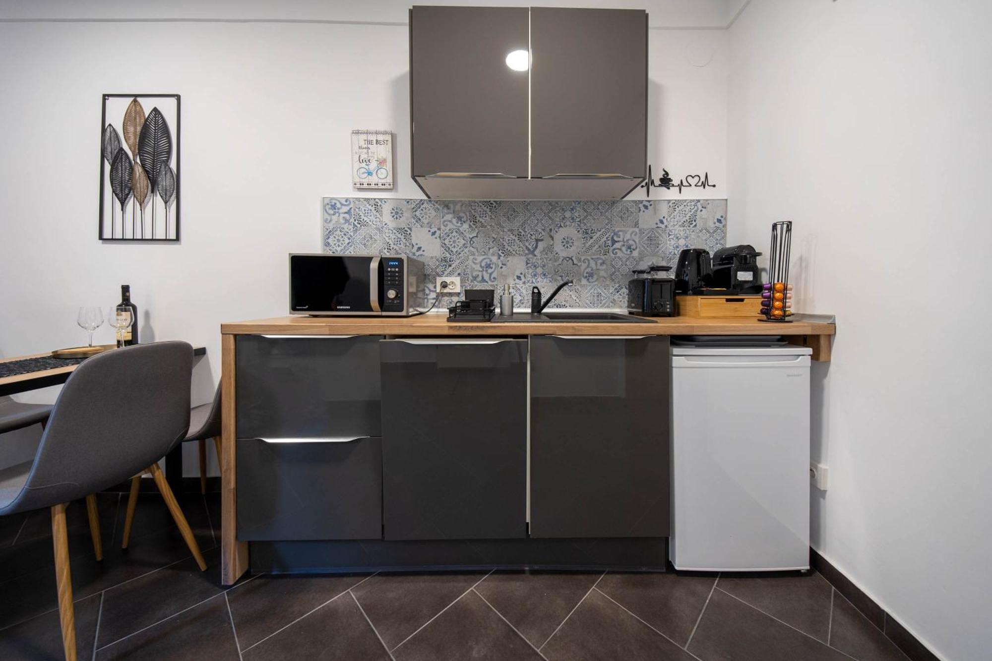 Max Apartment *