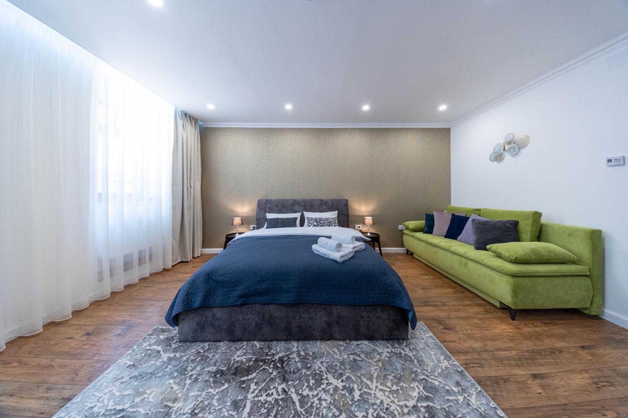 Apartment Max